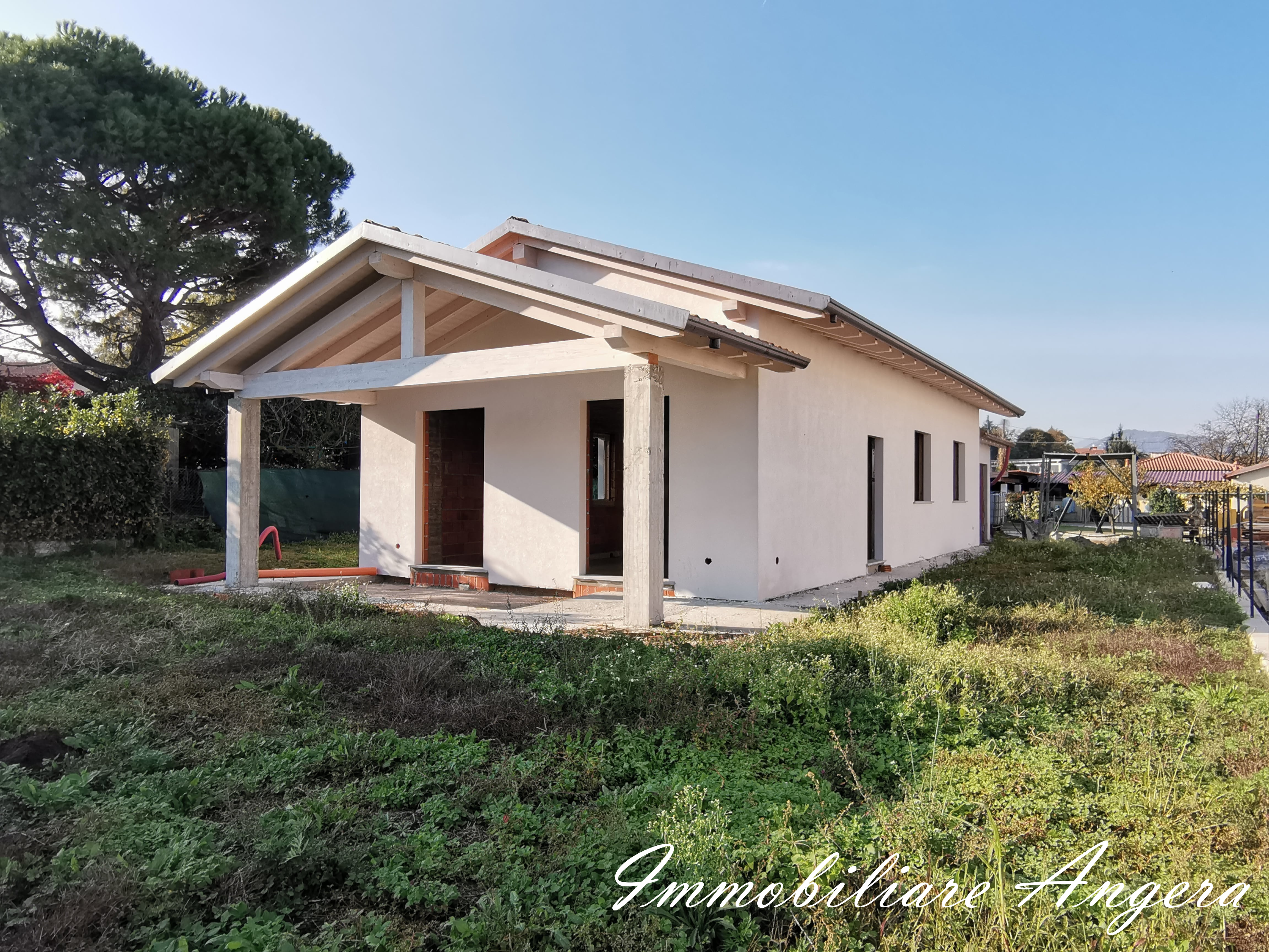 New villa, Angera via Barech
