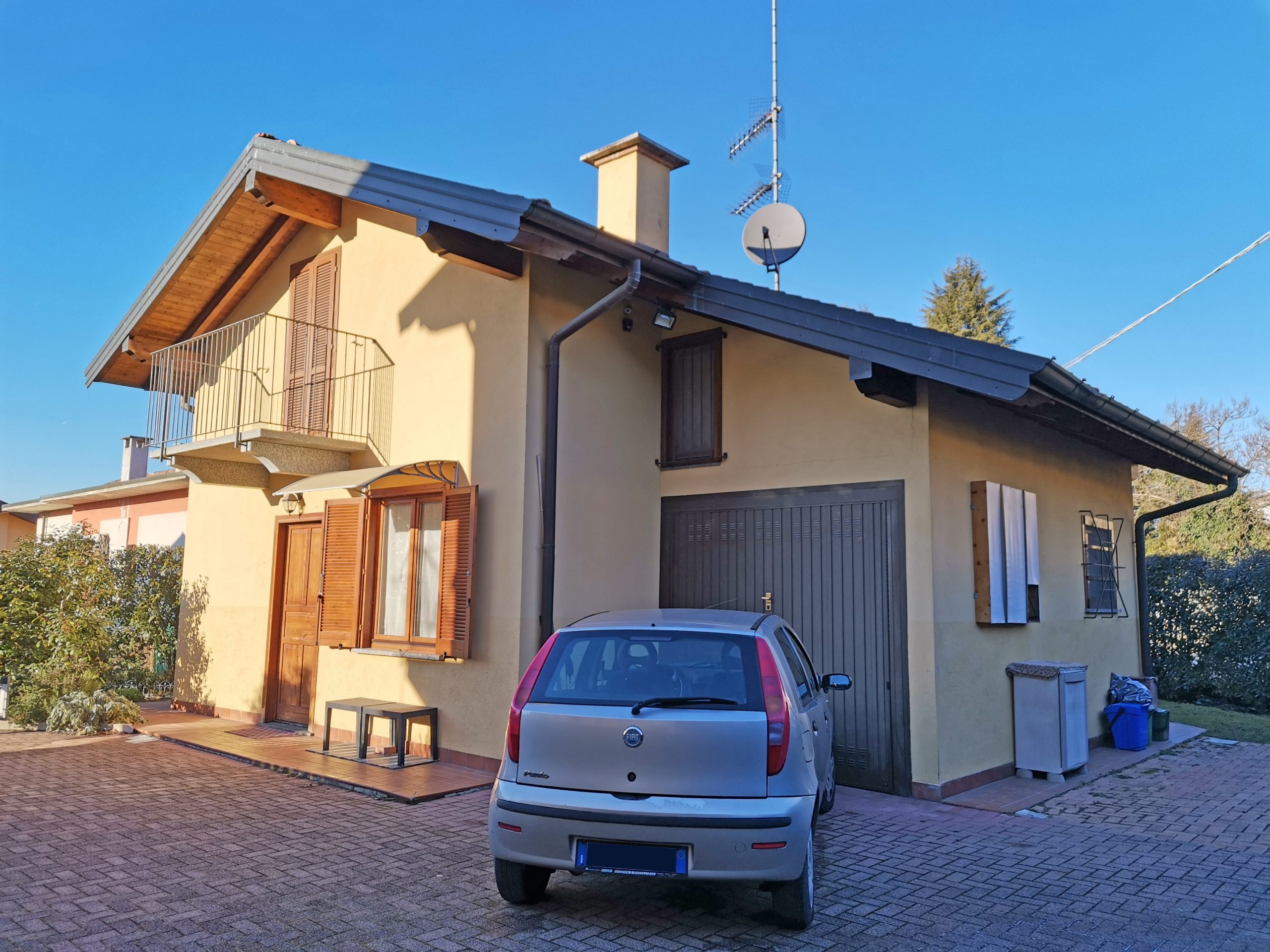 Villa unifamiliare in zona residenziale, Taino